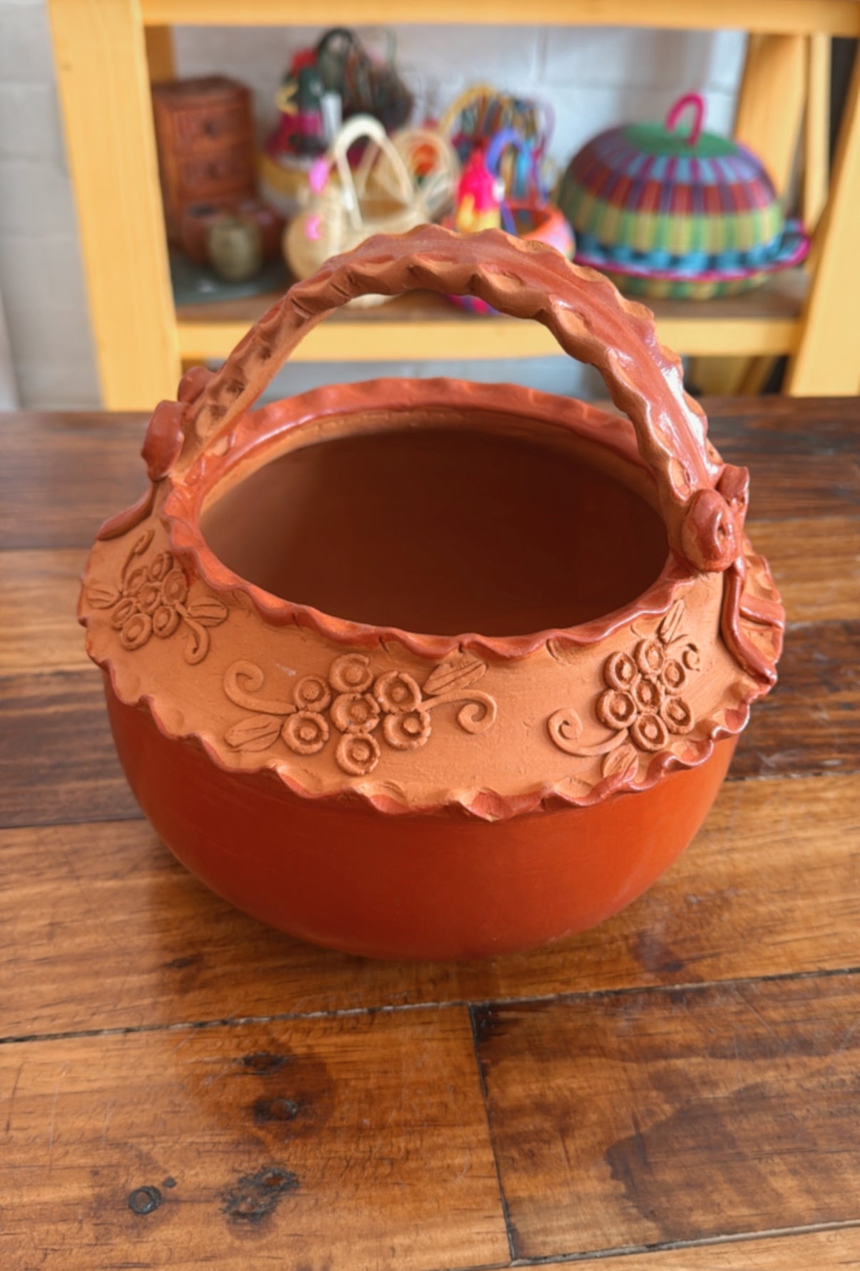 Canasta de barro grande Patambán