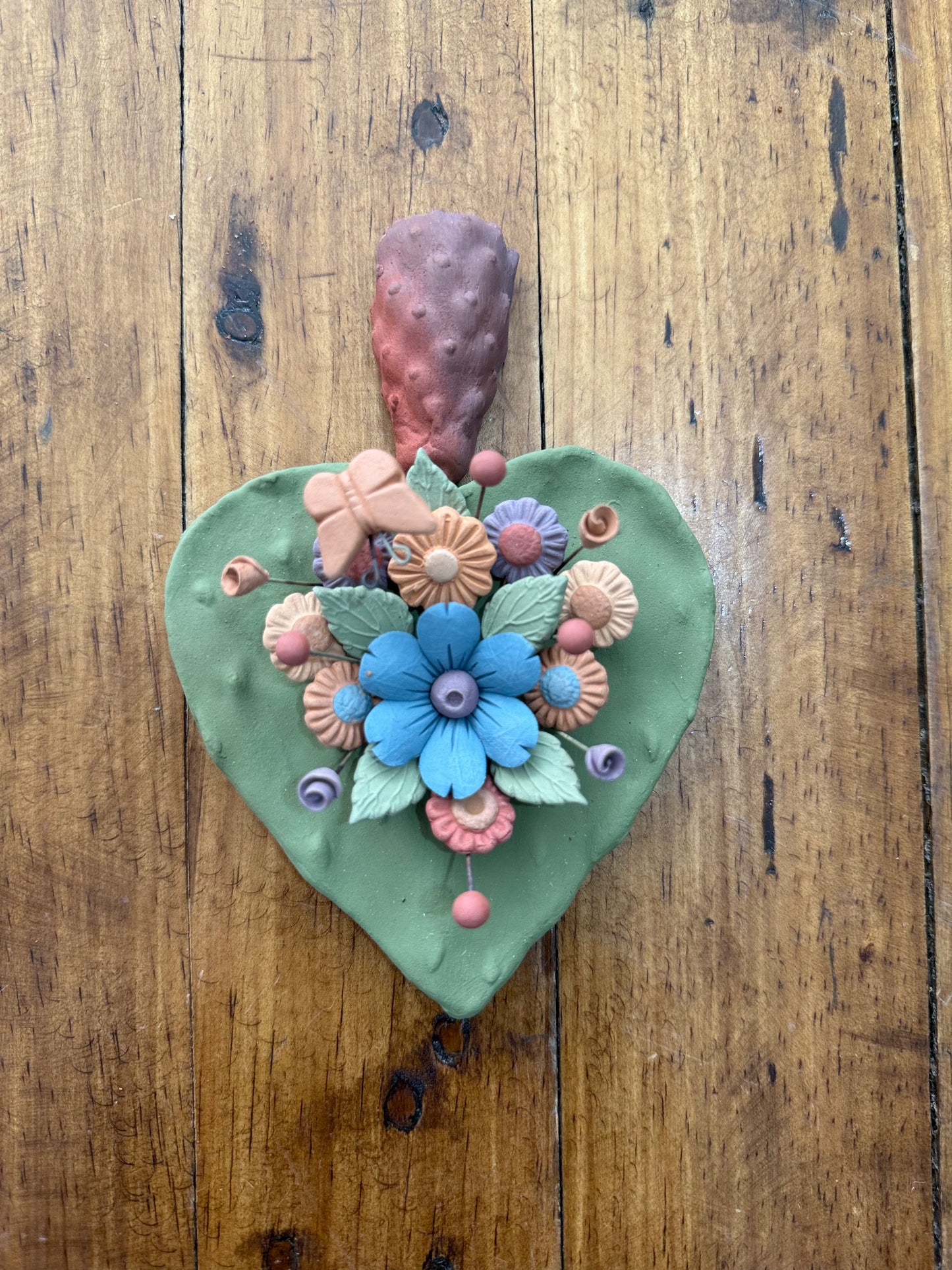 Corazón nopal verde Metepec modelo 2