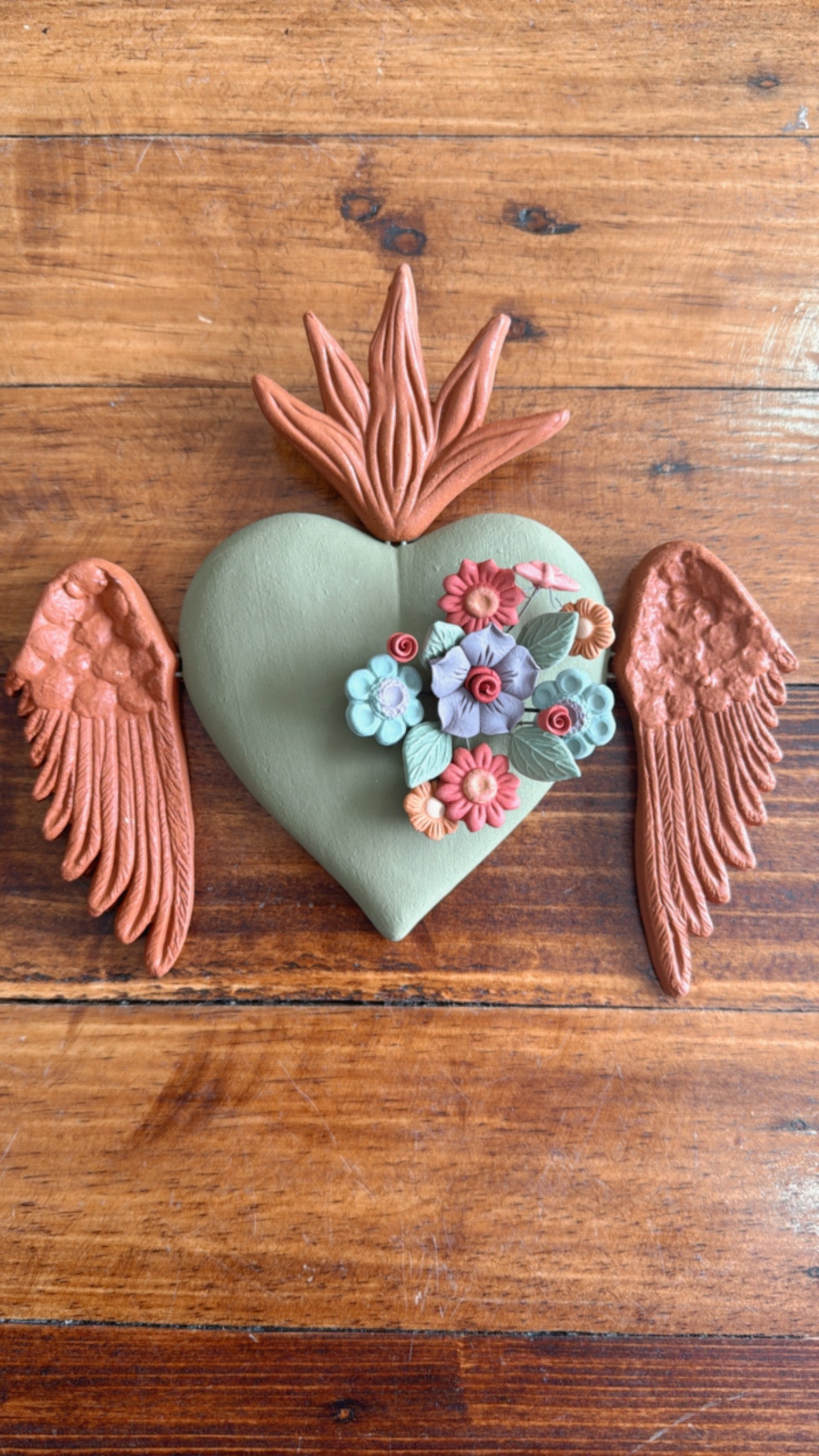 Corazón con alas verde Metepec modelo 2