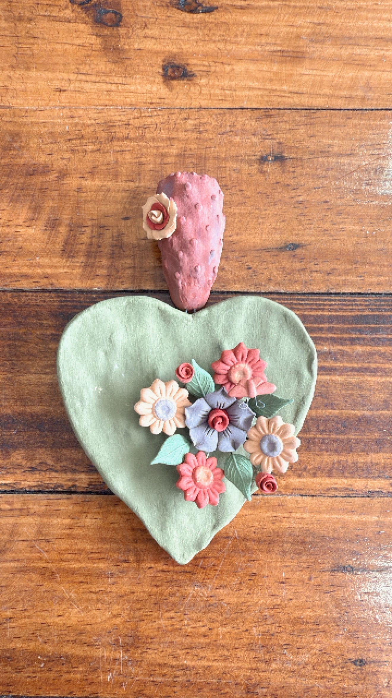 Corazón nopal verde Metepec modelo 2