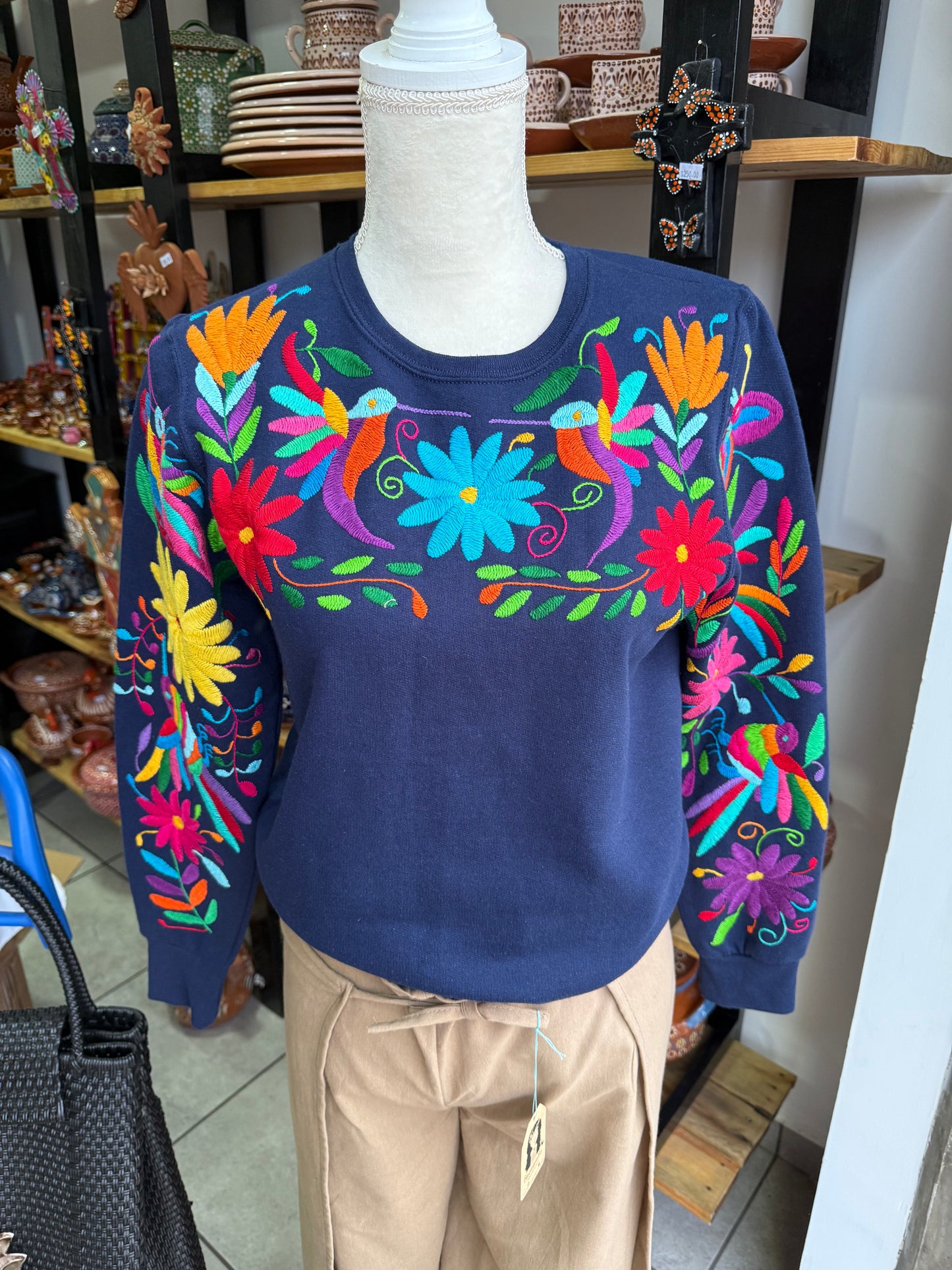 Sudadera azul bordado otomí talla mediana mujer