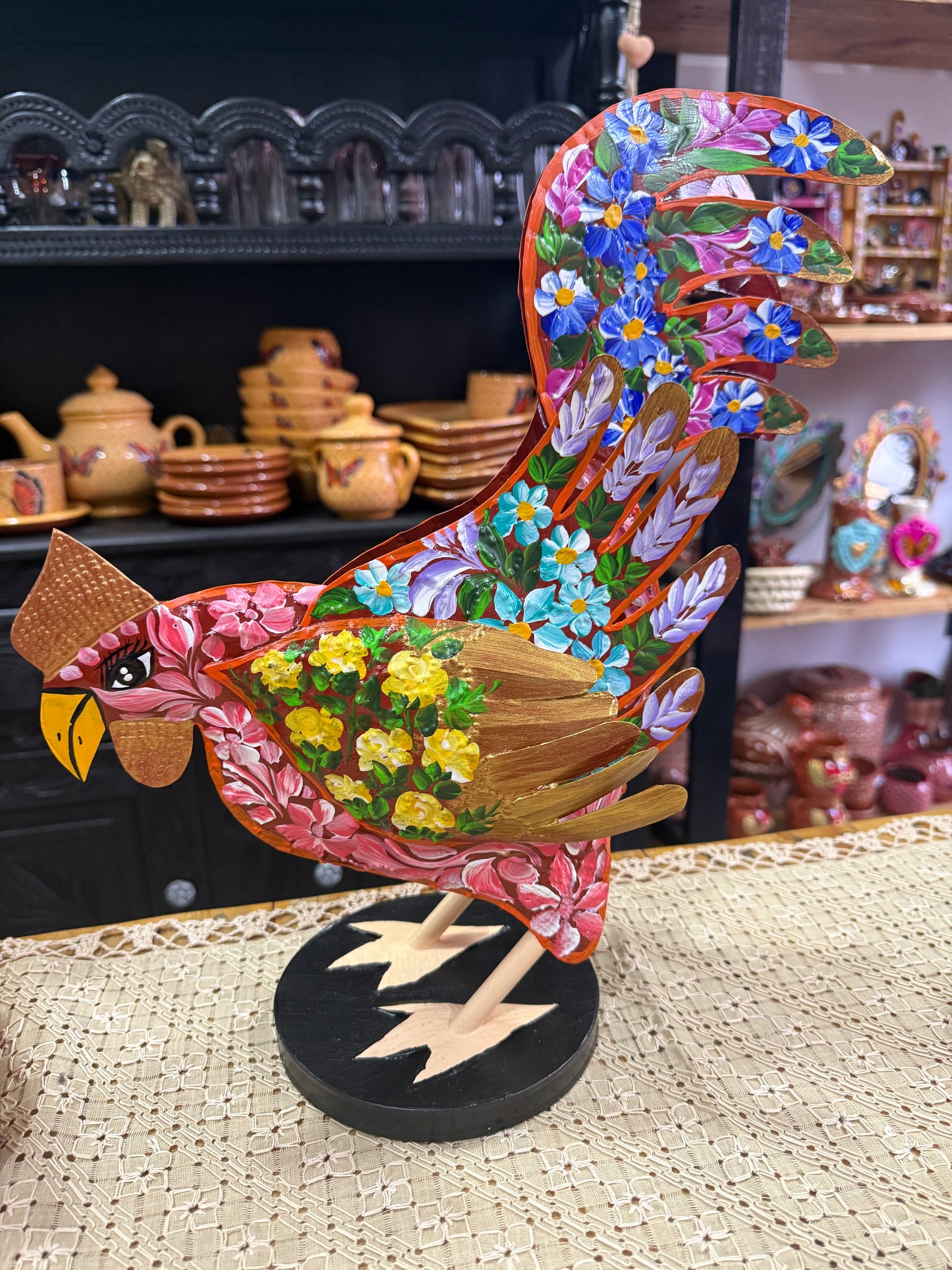 Gallo de latón pintado a mano