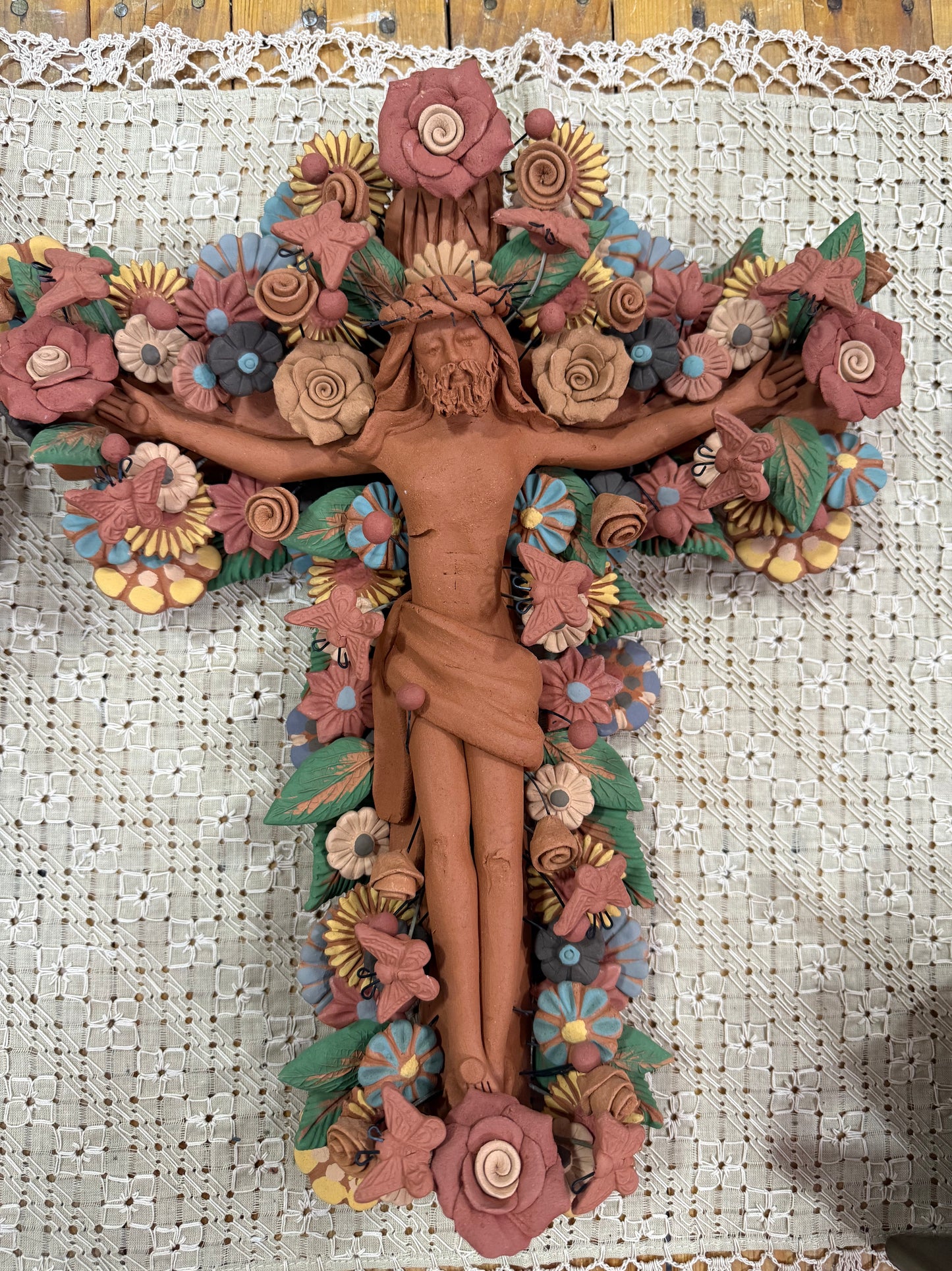Jesucristo en la Cruz 40 cms colores Metepec