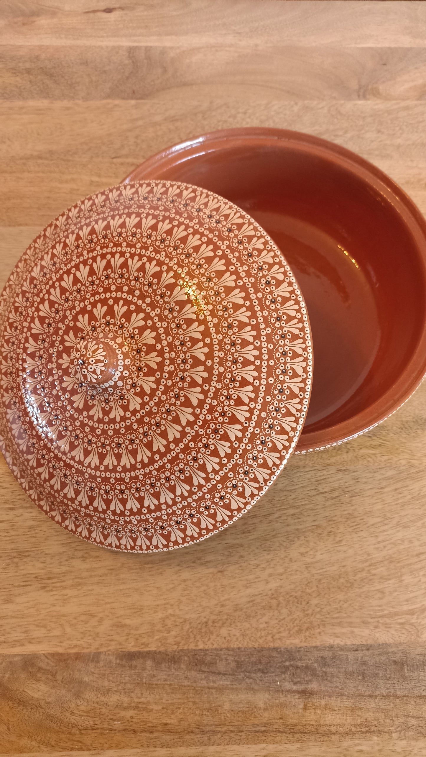 Cazuela de 28 cms de diámetro café michoacano