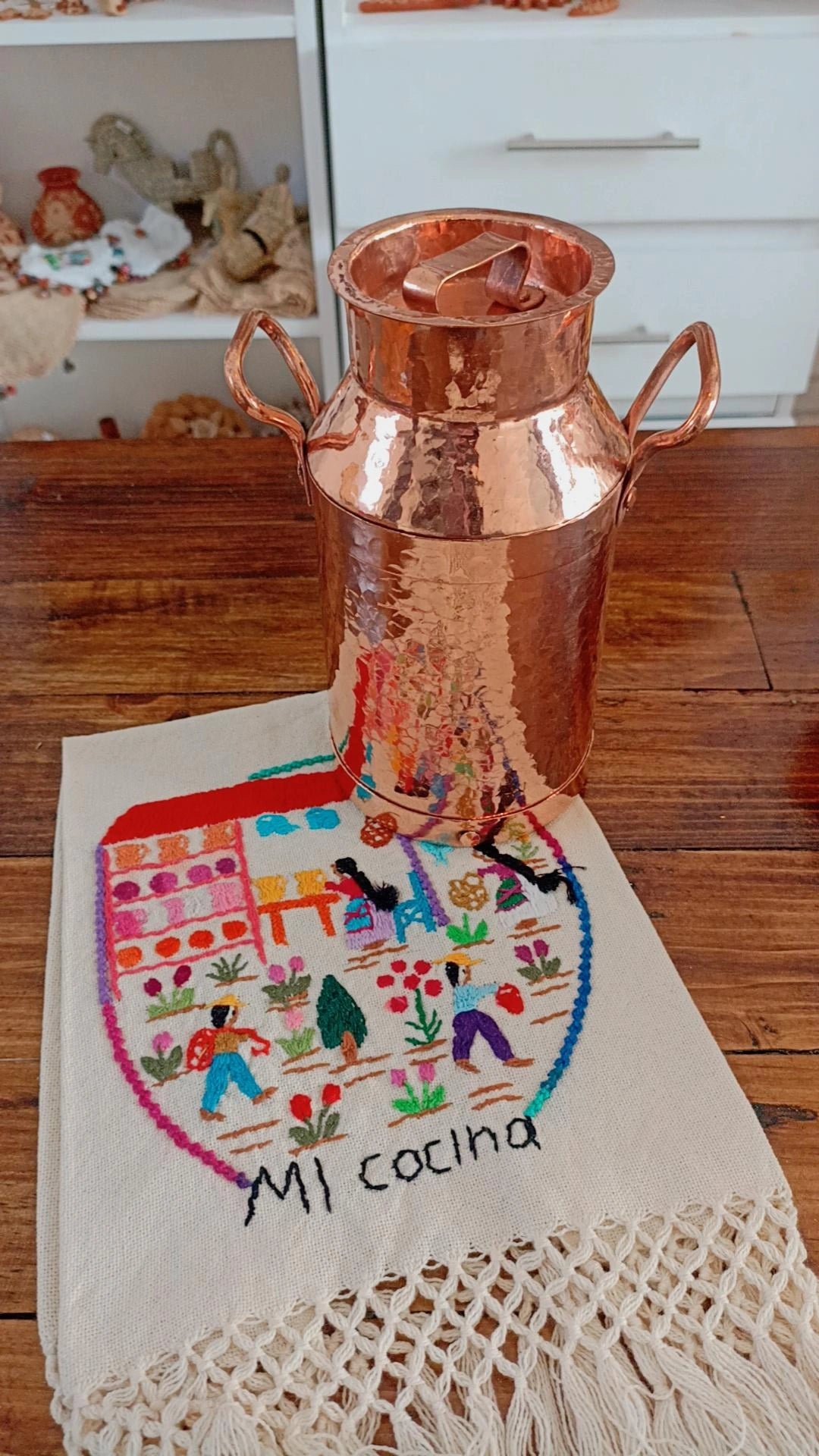 Bote lechero de cobre decorativo