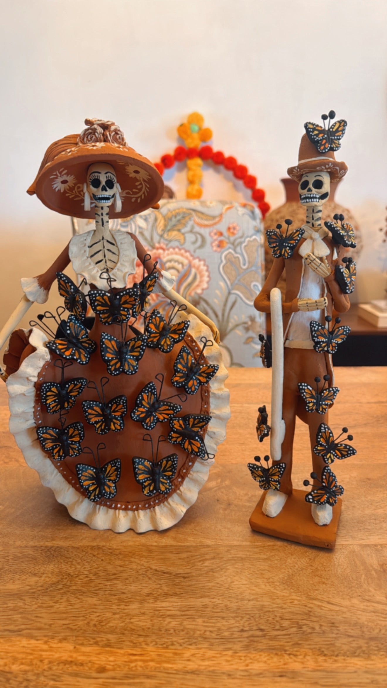 Catrín bastón y mariposas noche de ánimas