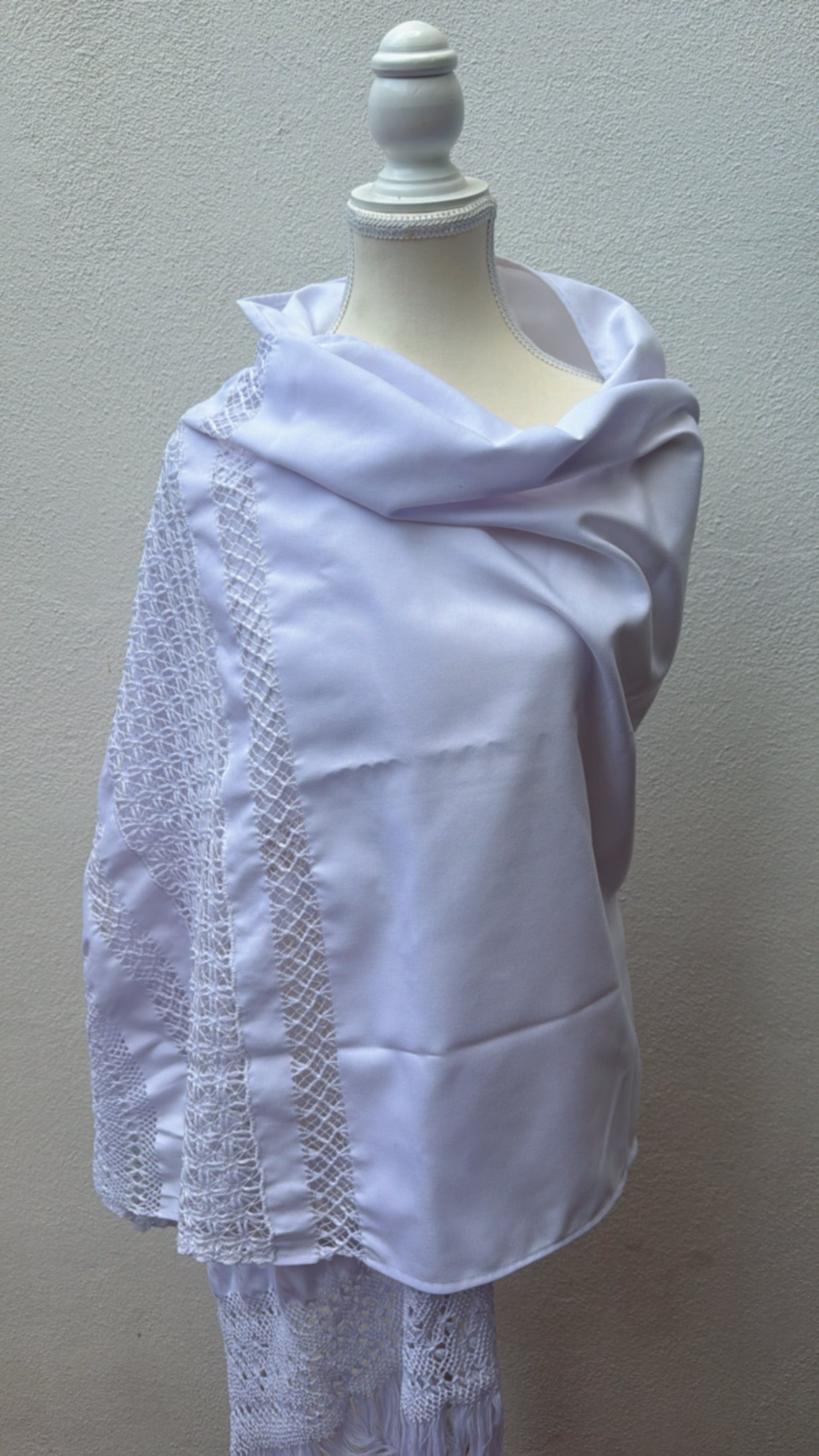 Rebozo blanco deshilado modelo 1