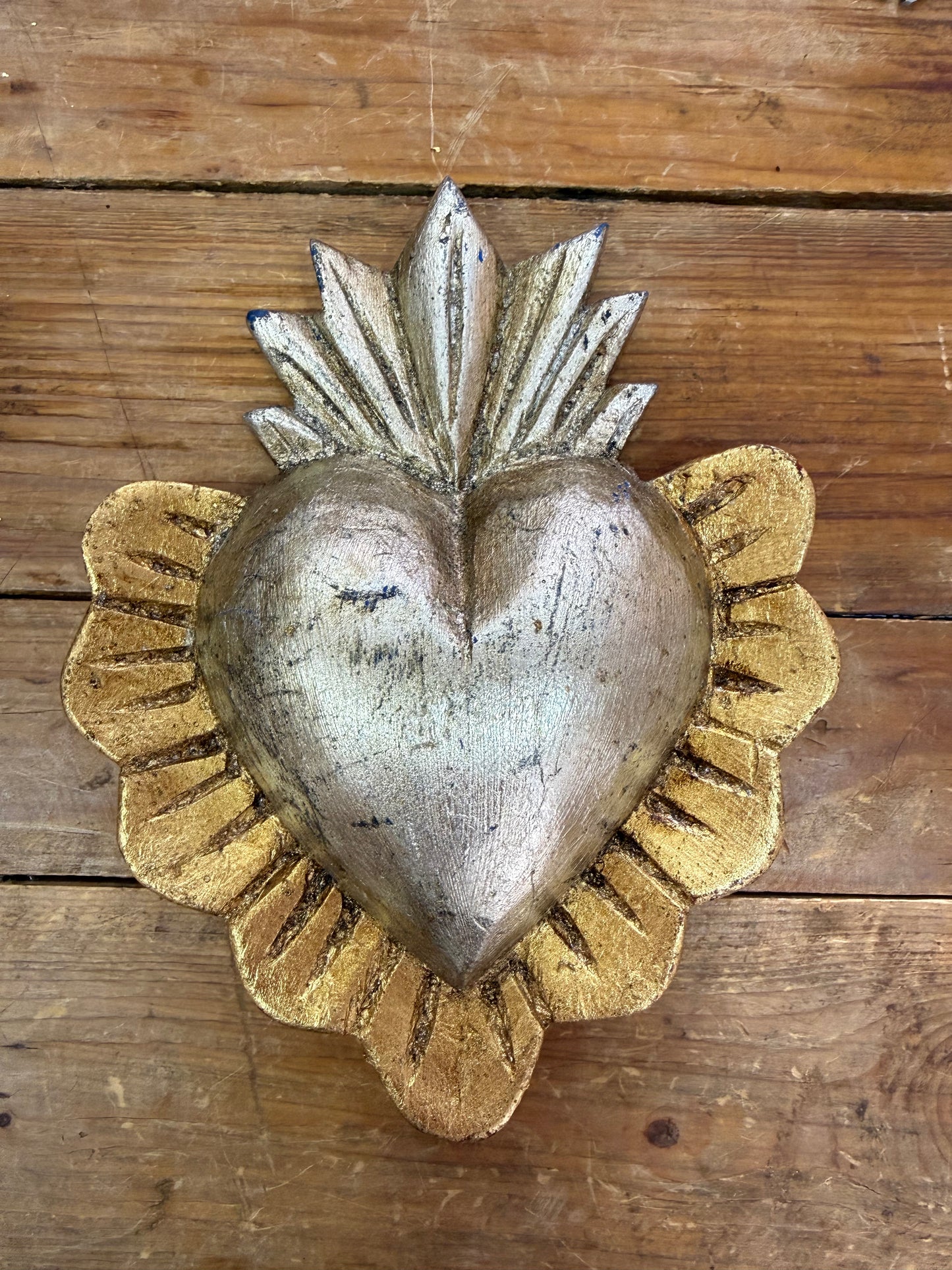 Corazón de madera plata con dorado