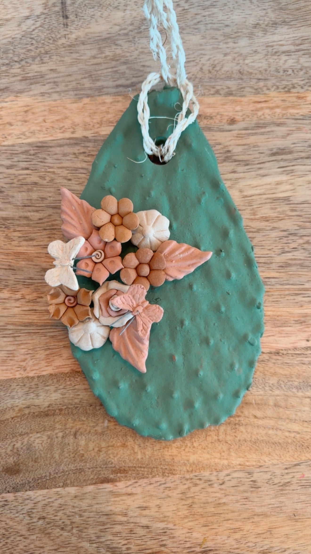 Nopal verde con flores Metepec