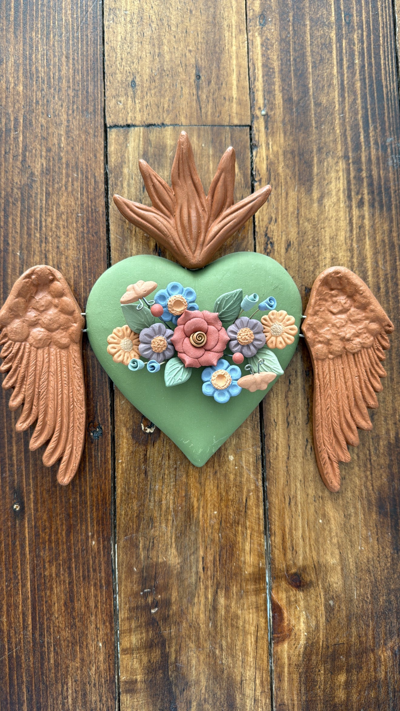 Corazón con alas verde Metepec modelo 2
