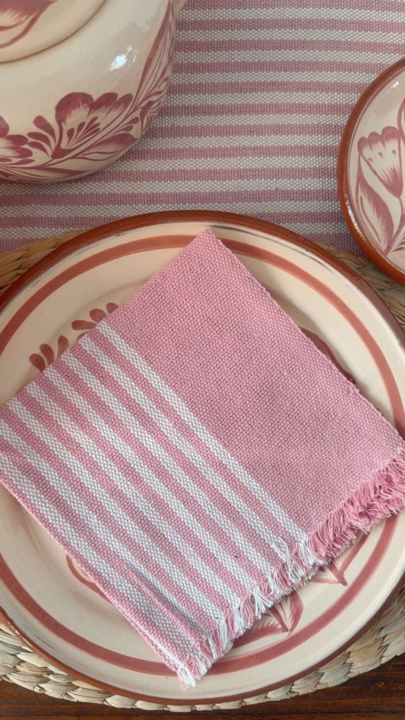 Par de Servilleta rosa con blanco para mesa de telar de pedal