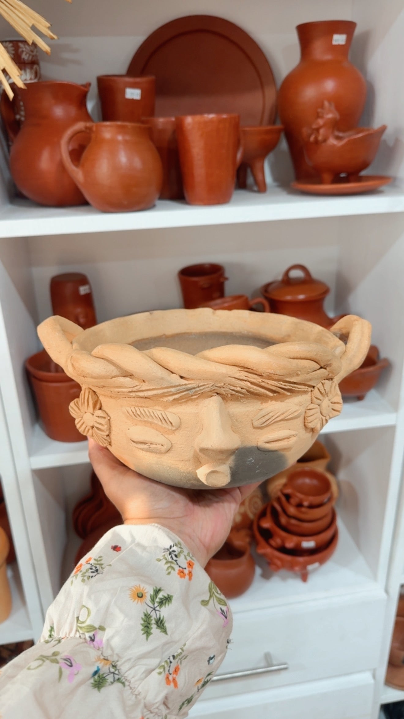 Cazuela natural de rostro atzompa con lunares