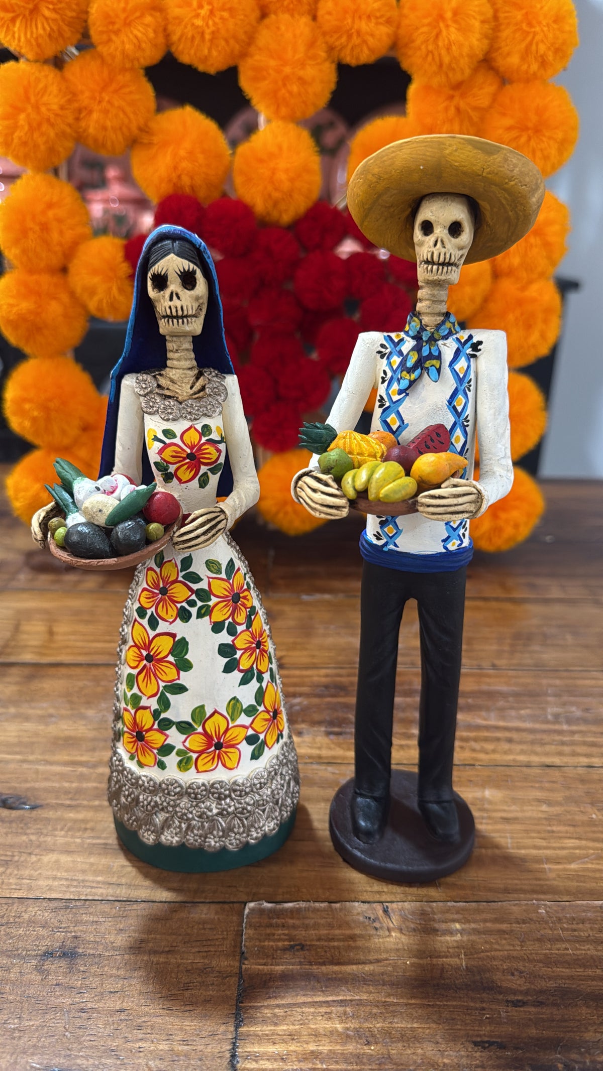 Pareja de catrines con frutas colección noche de ánimas amor eterno