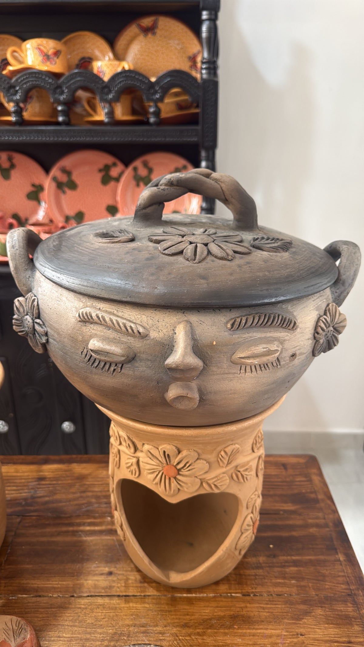 Cazuela ahumada de rostro atzompa