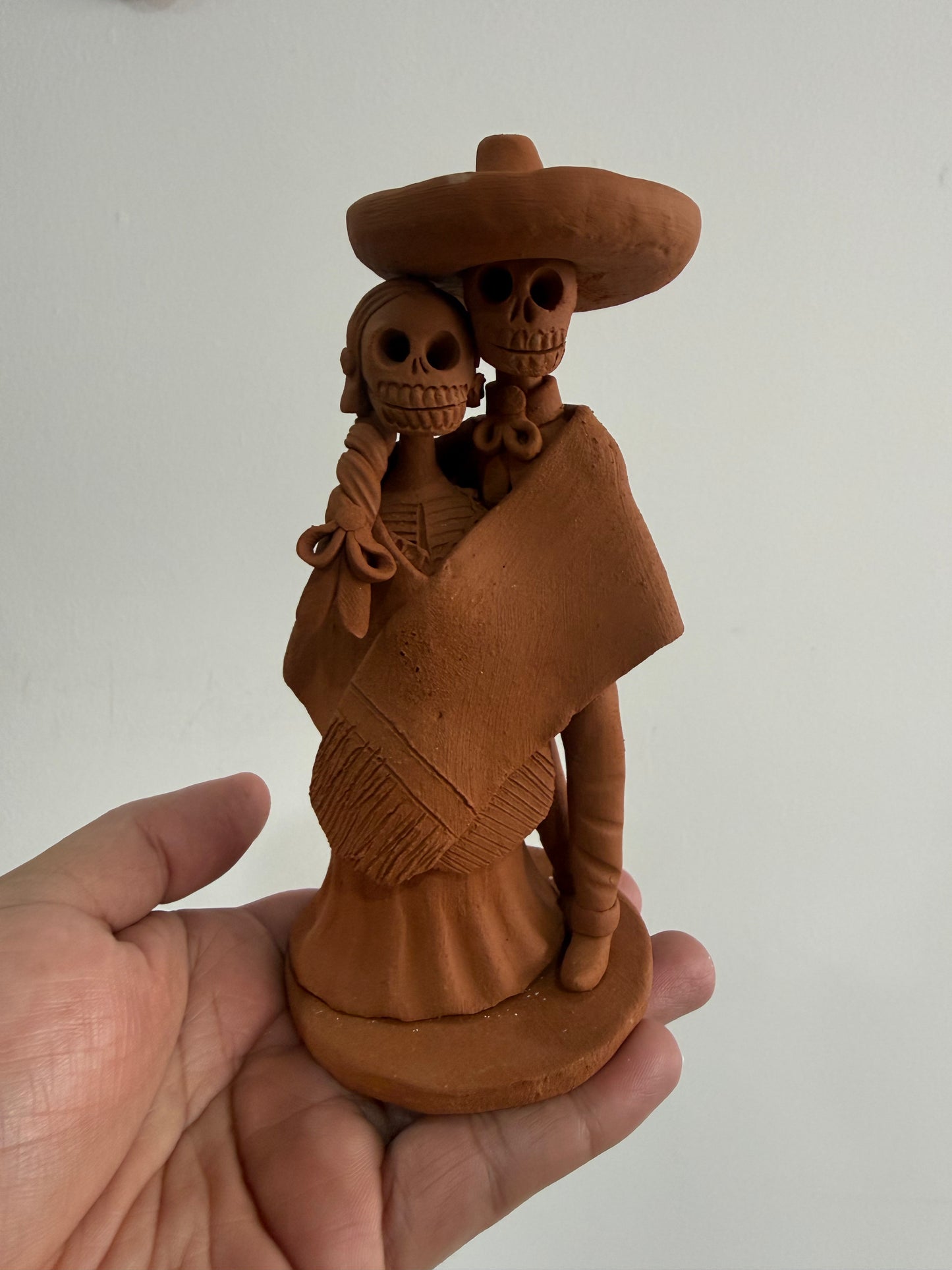 Pareja de catrines abrazados en rebozo colección noche de ánimas amor eterno