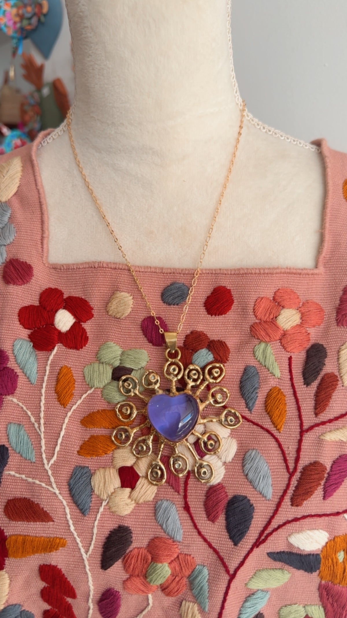 Collar de Corazón morado joyería