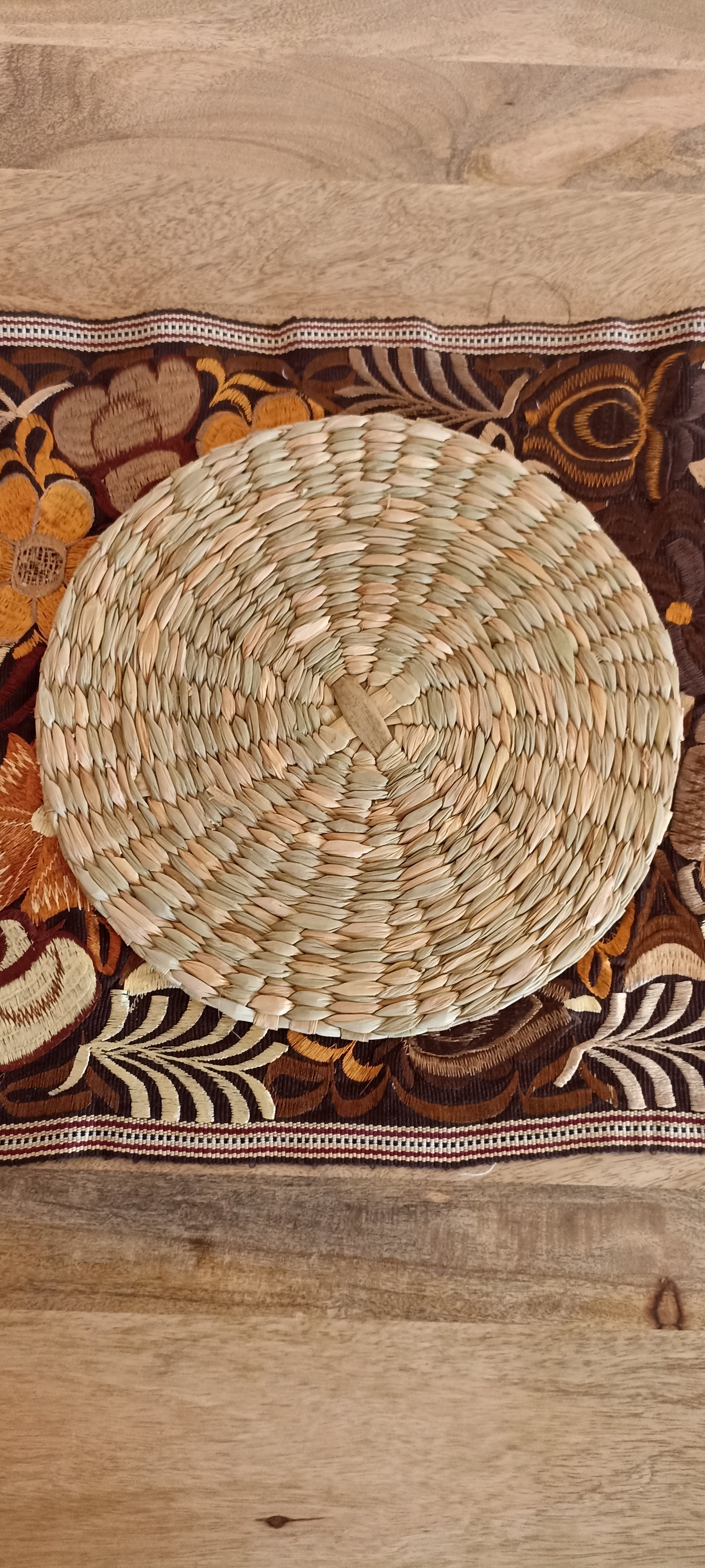 Juego de 2 manteles de chuspata de 32 cms