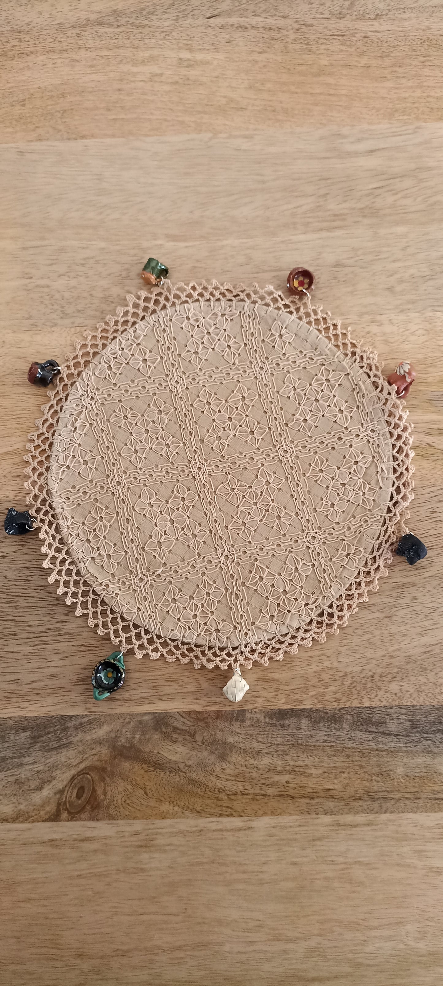 Tortillero con ollitas deshilado