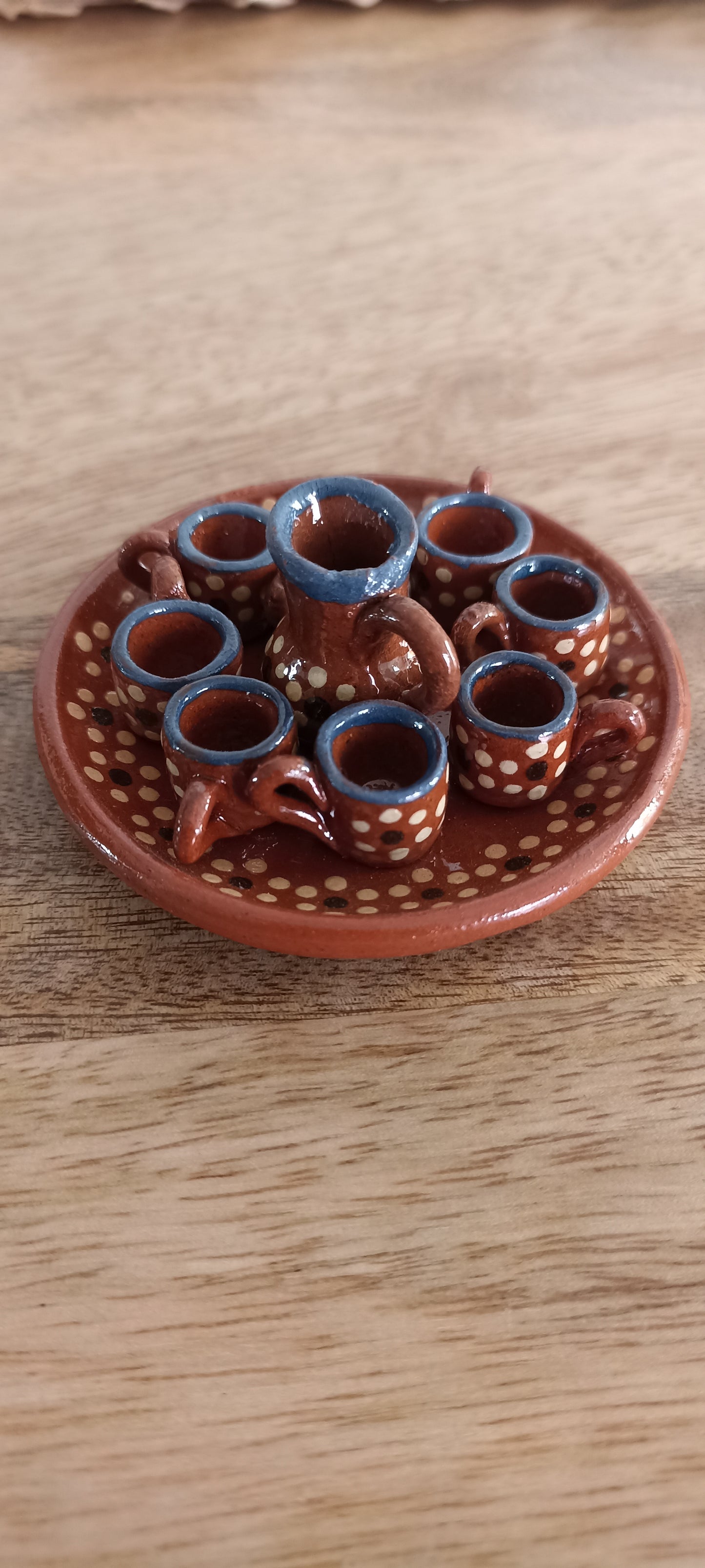 Set de jarra y tacitas miniatura