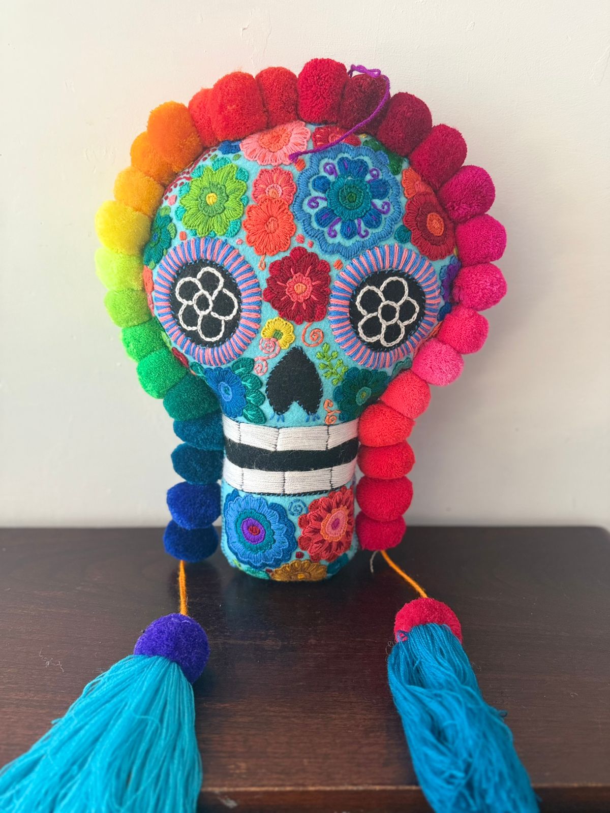 Cojín calavera azul cielo multicolor noche de ánimas Chiapas