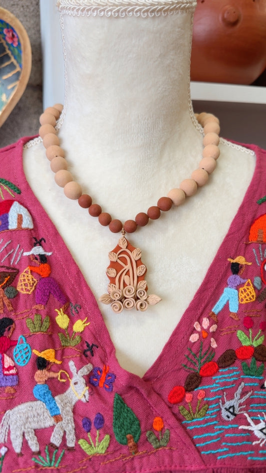 Collar de Virgen barro Atzompa joyería