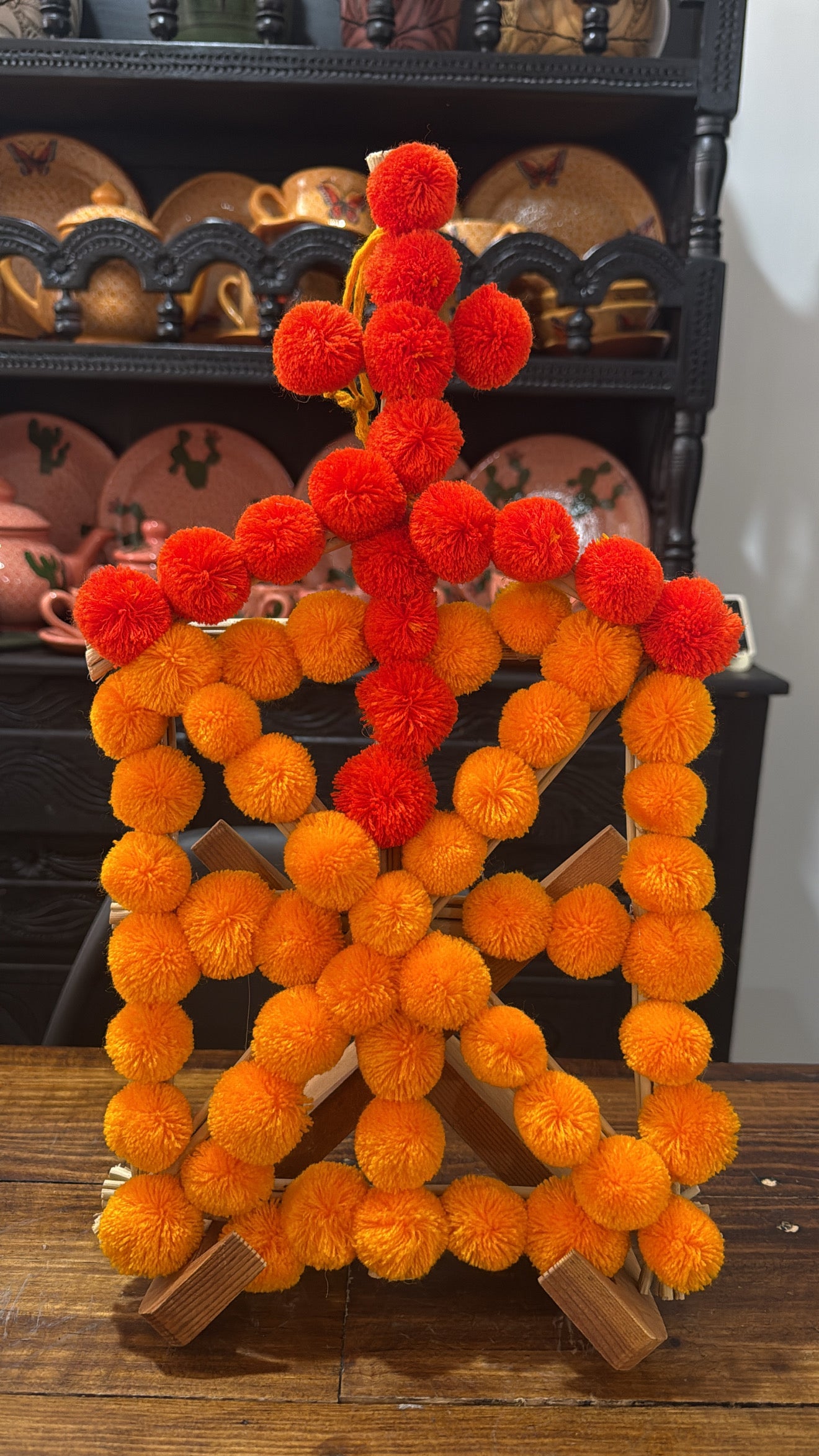 Arreglo cempasúchil para altar noche de ánimas naranja con amarillo