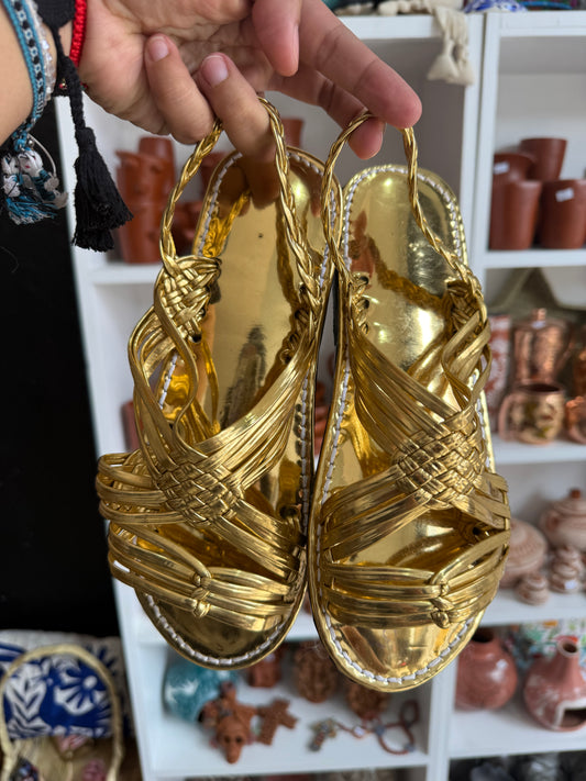 Huarachitos dorado metálico del 24 MX mujer