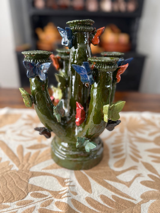 Candelero de nopal cactus con mariposas