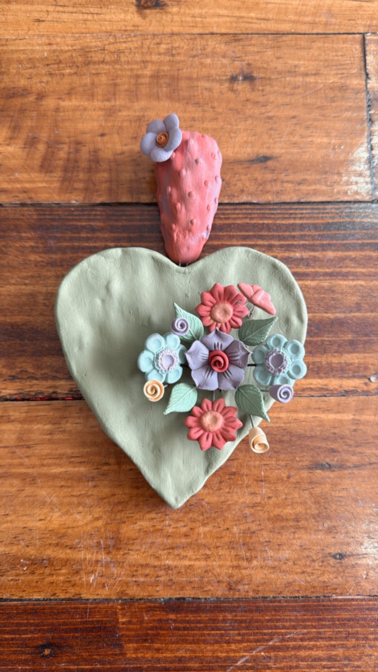 Corazón nopal verde Metepec modelo 2