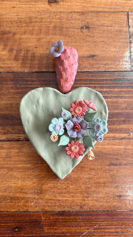 Corazón nopal verde Metepec modelo 2