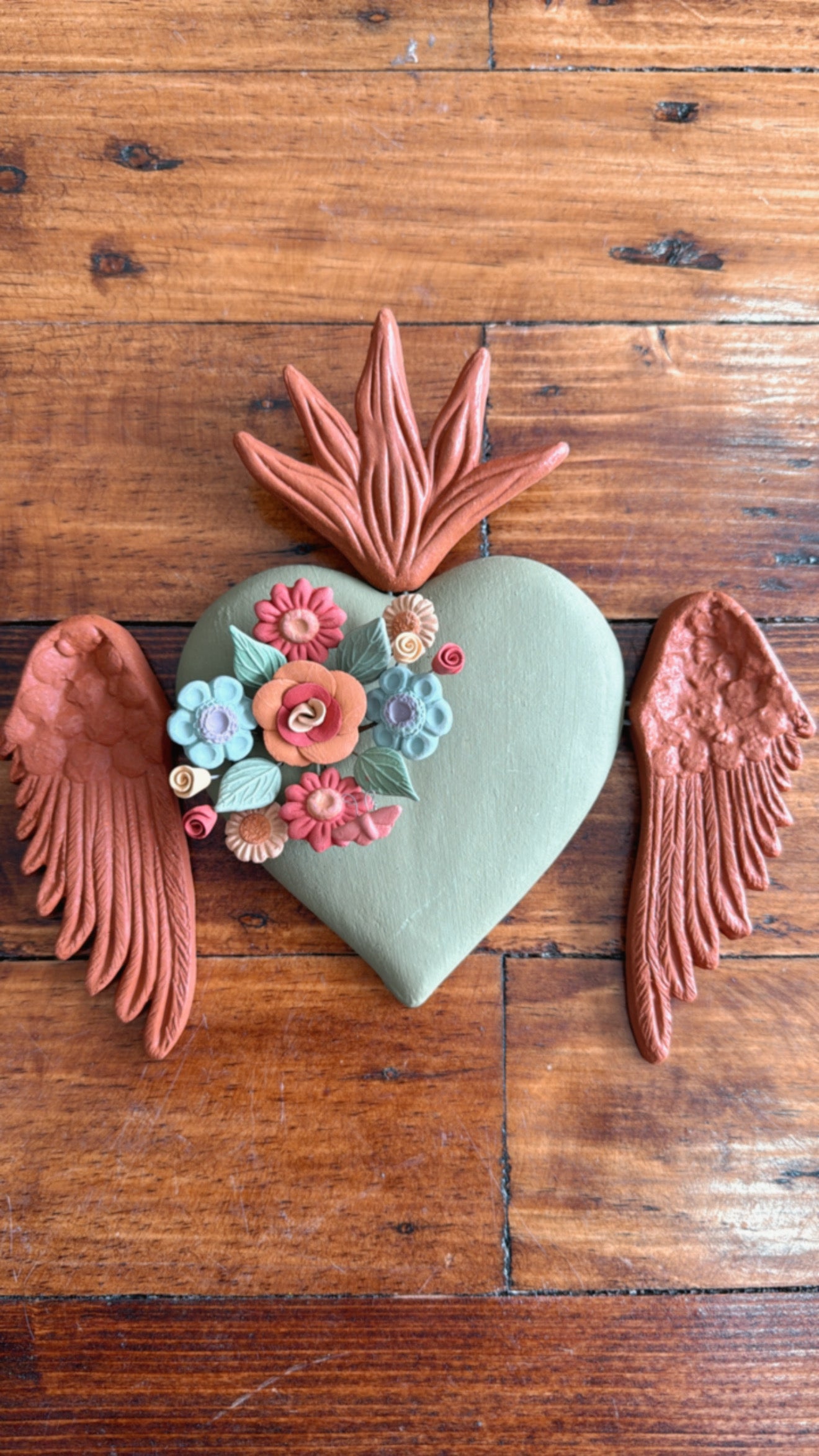 Corazón con alas verde Metepec modelo 3
