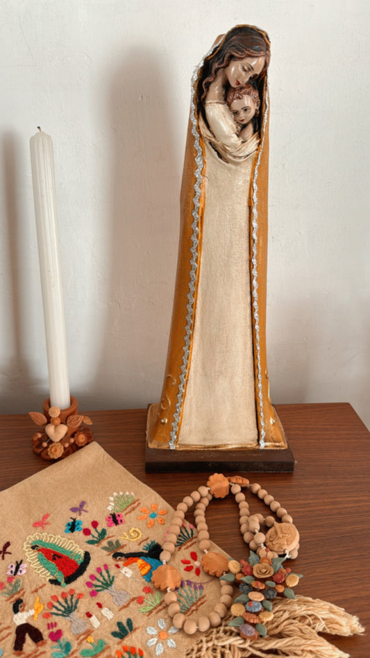 Virgen María con niño Jesus religioso