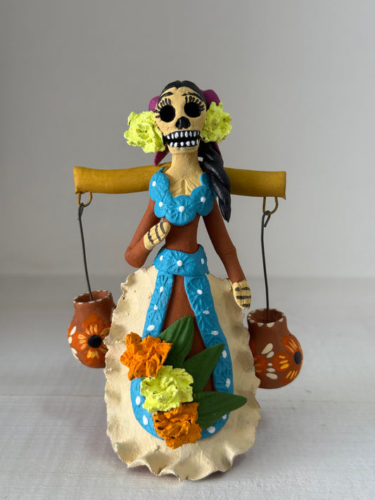 Catrina miniatura aguadora noche  de muertos