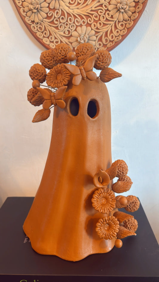 Fantasma de barro flores y noche