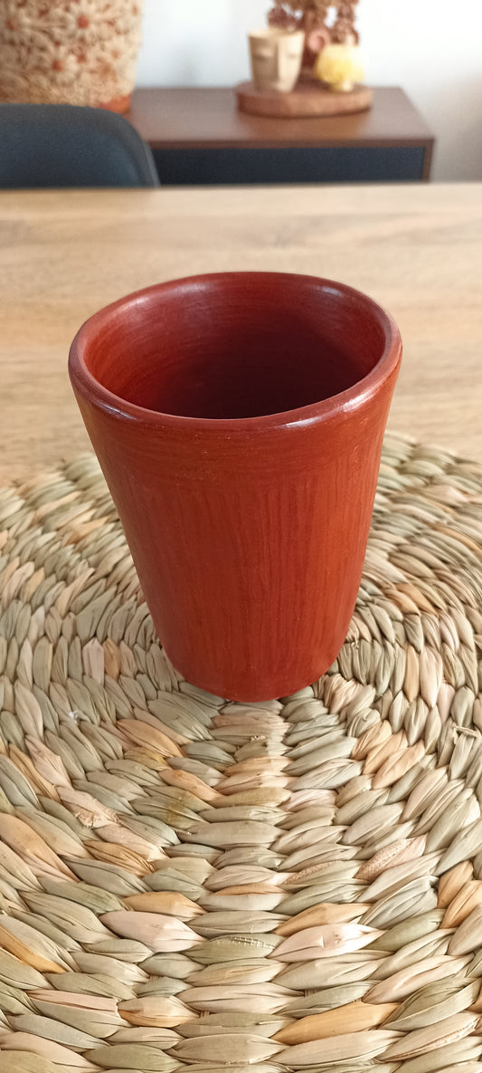 Vaso de barro rojo