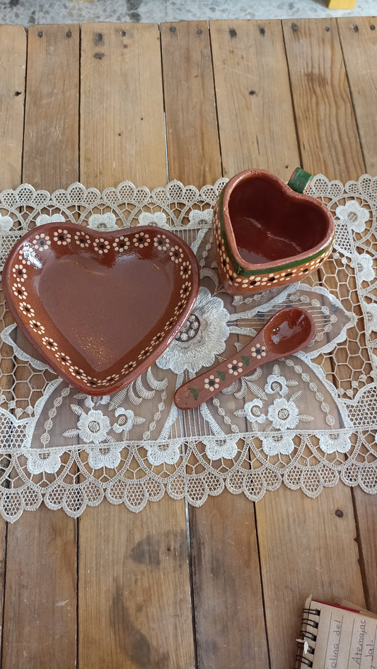 Juego de taza y platito de corazón natural