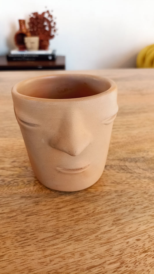 Vaso de rostro de barro natural atzompa