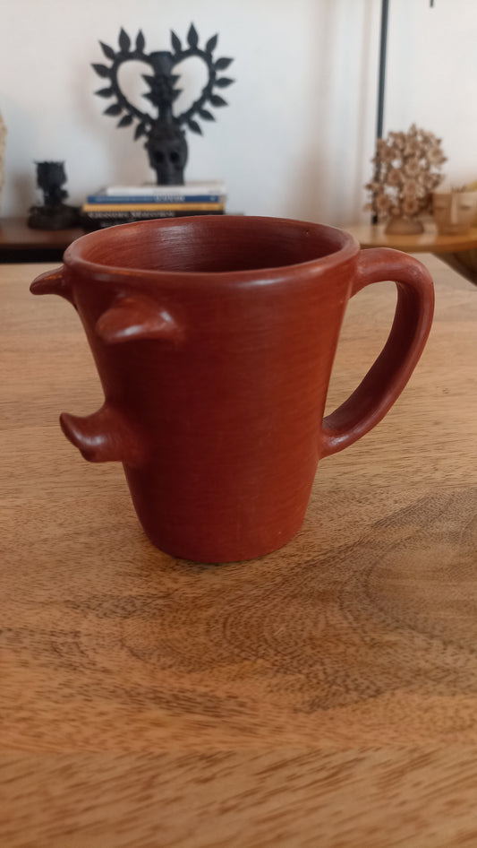 Taza de cerdito de barro rojo