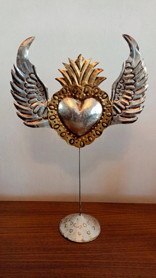 Corazón de latón decorativo plateado