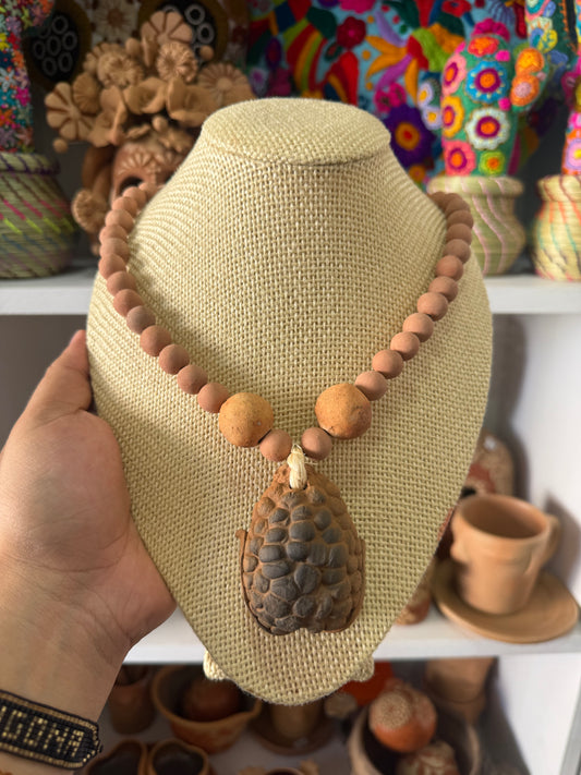 Collar de corazón de barro maíz joyería