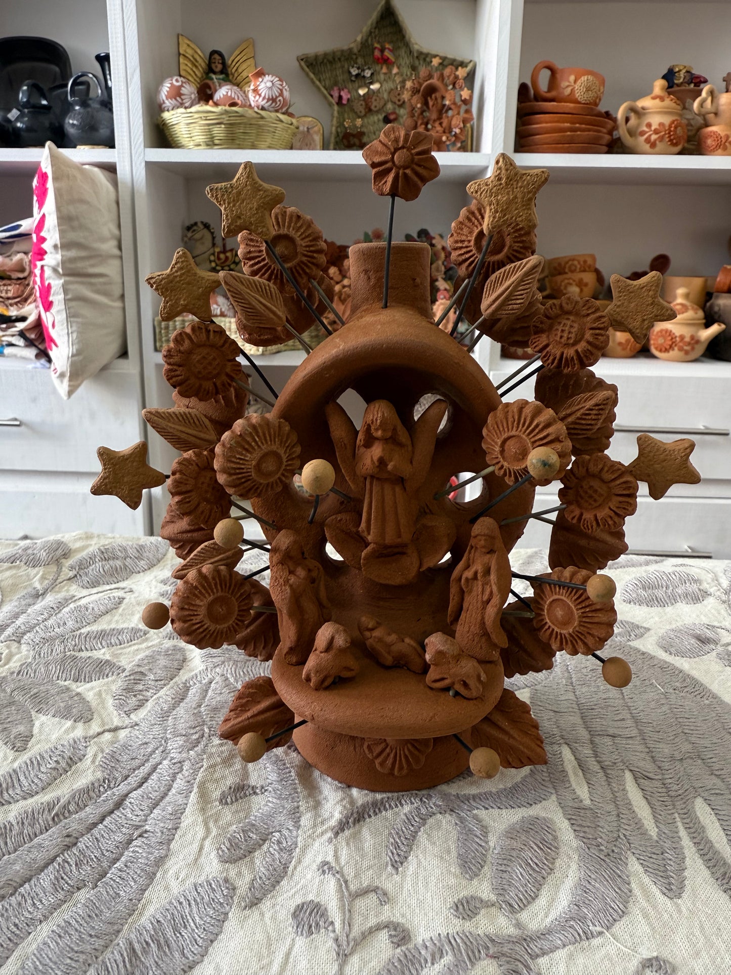 Nacimiento estilo árbol tonos neutros Metepec navidad