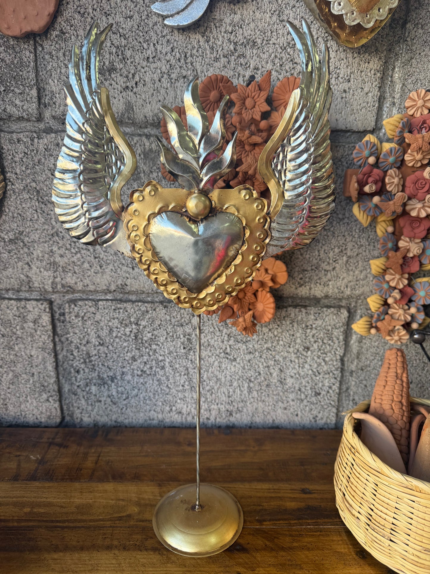 Corazón de latón decorativo plateado