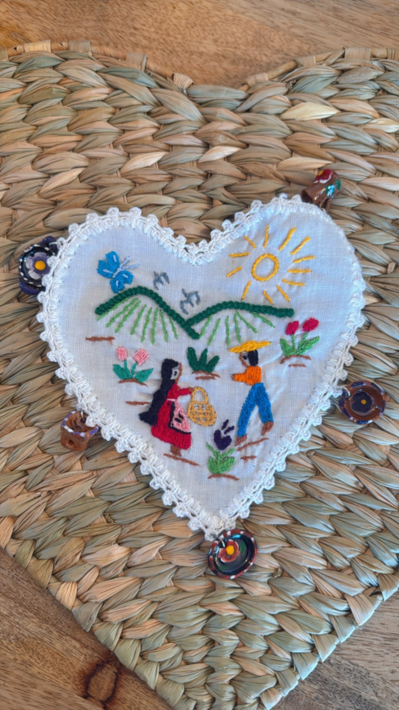 Portavaso de corazón blanco canasta Tzintzunzan