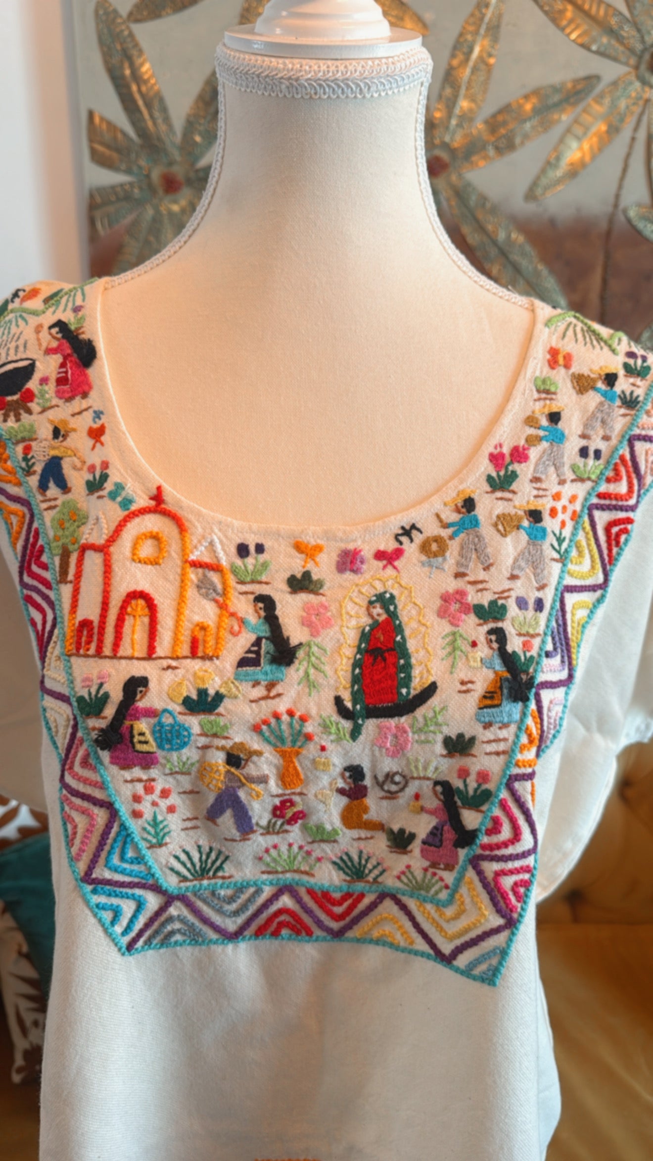 Blusa talla M-G Virgen de Guadalupe modelo 2 Tzintzuntzan mujer