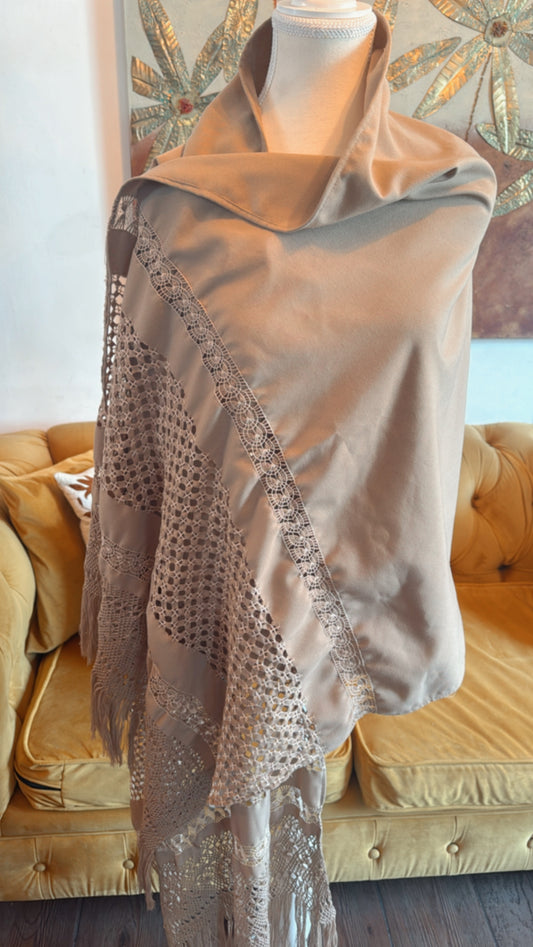 Rebozo beige deshilado modelo 2