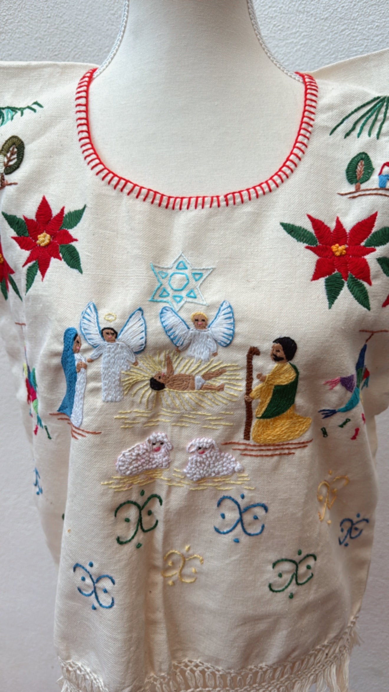 Blusa talla mediana de Navidad color beige Tzintzuntzan mujer