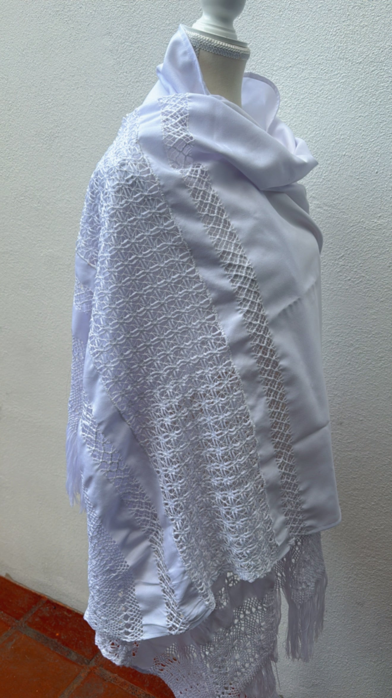 Rebozo blanco deshilado modelo 1