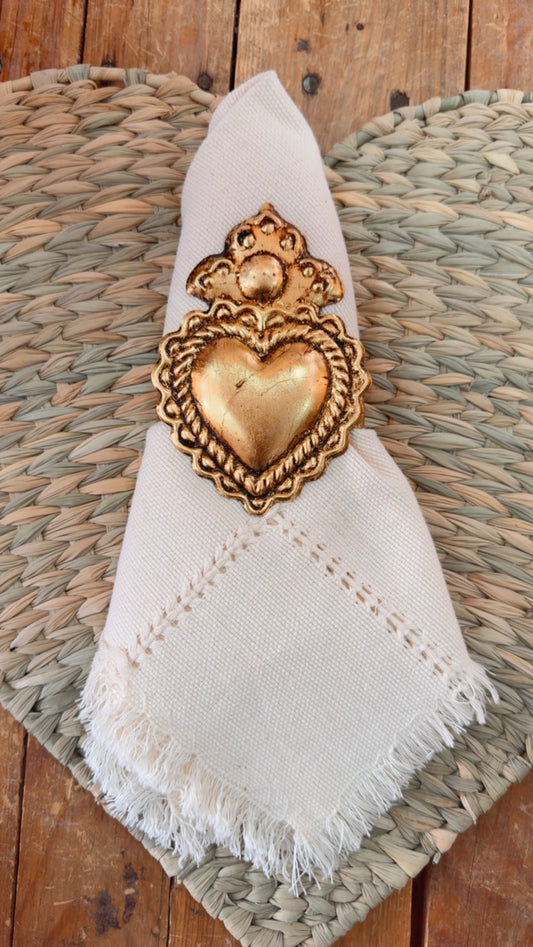 Par de Anillo de corazon de latón dorado modelo 2