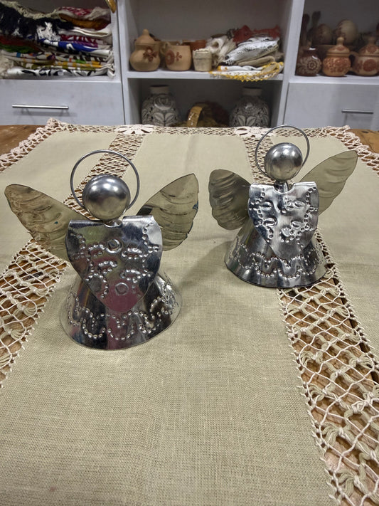 Par de angelitos de  latón