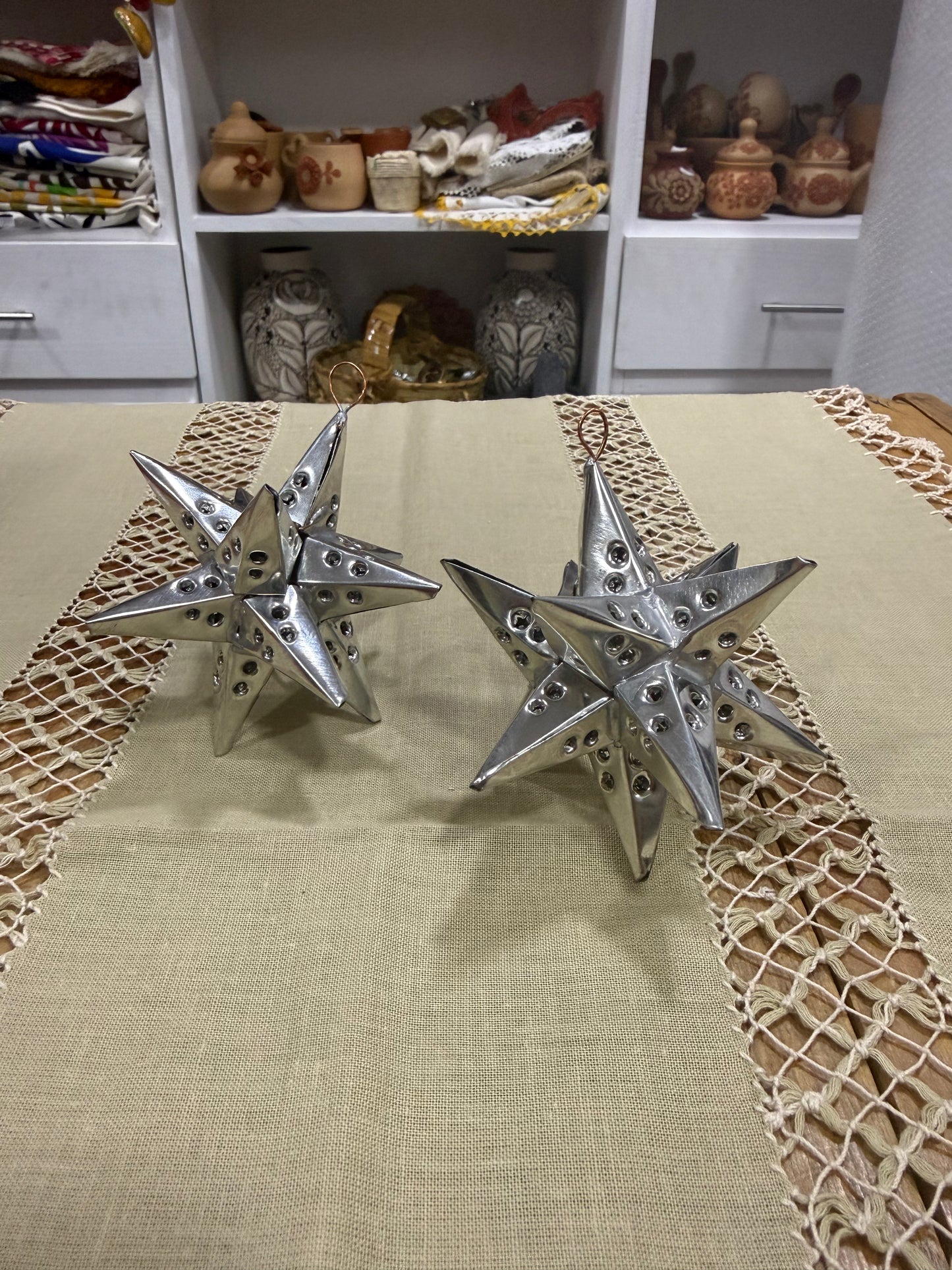Par de estrellas de latón